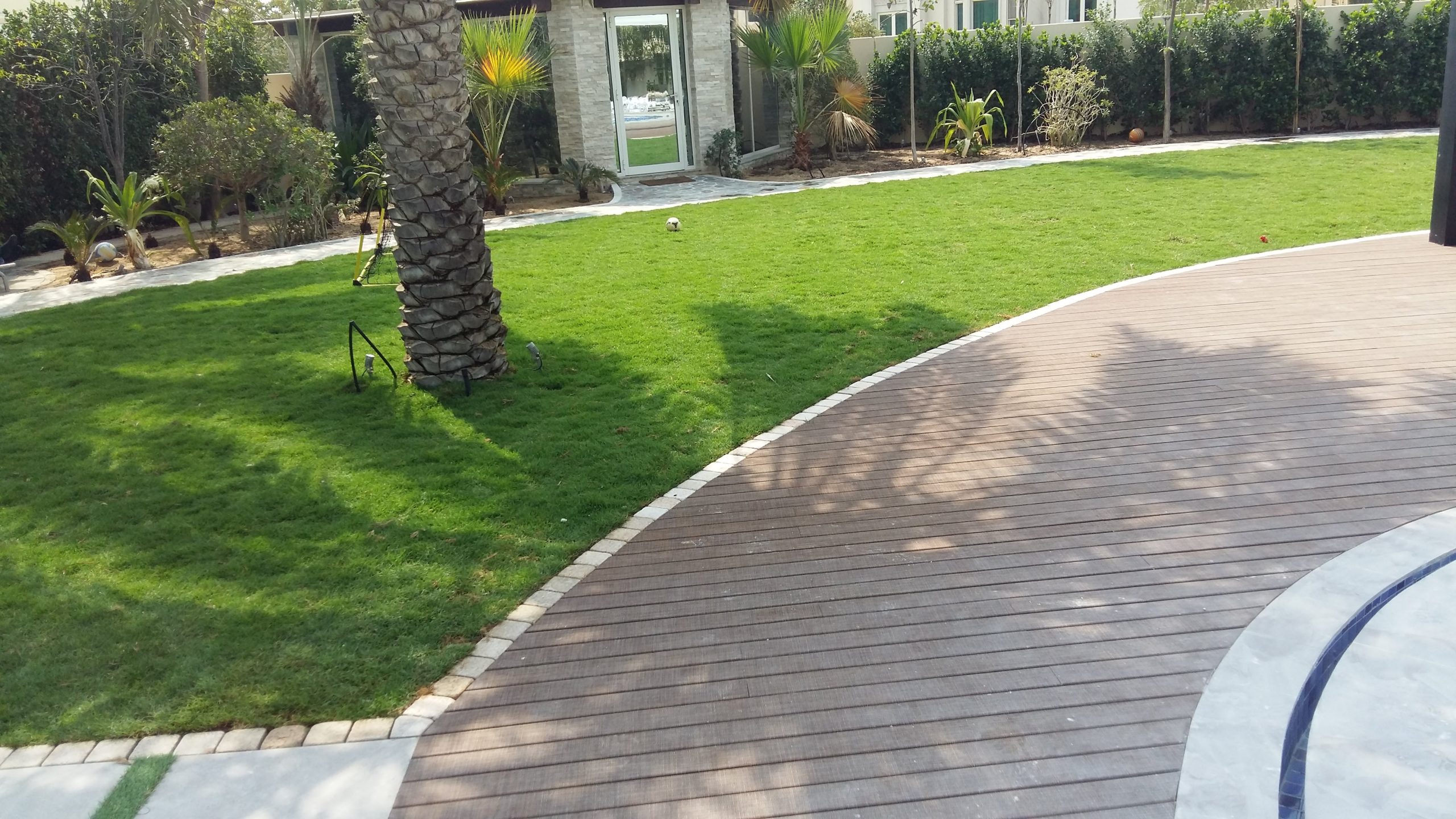Expert Tips for Choosing the Best Landscaping Company in Dubai