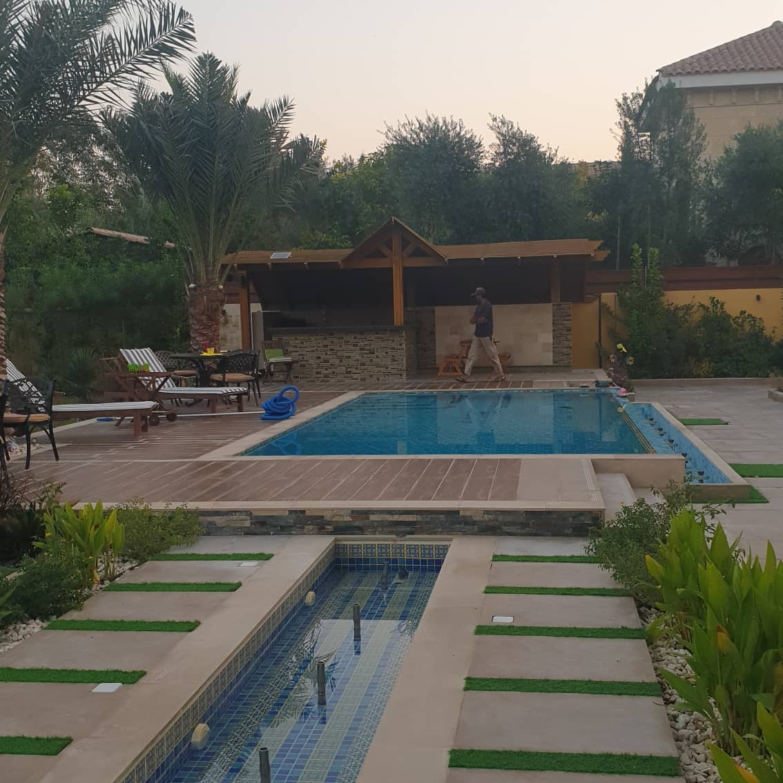 Swimming pool maintenance in Jumeirah Golf Estate
